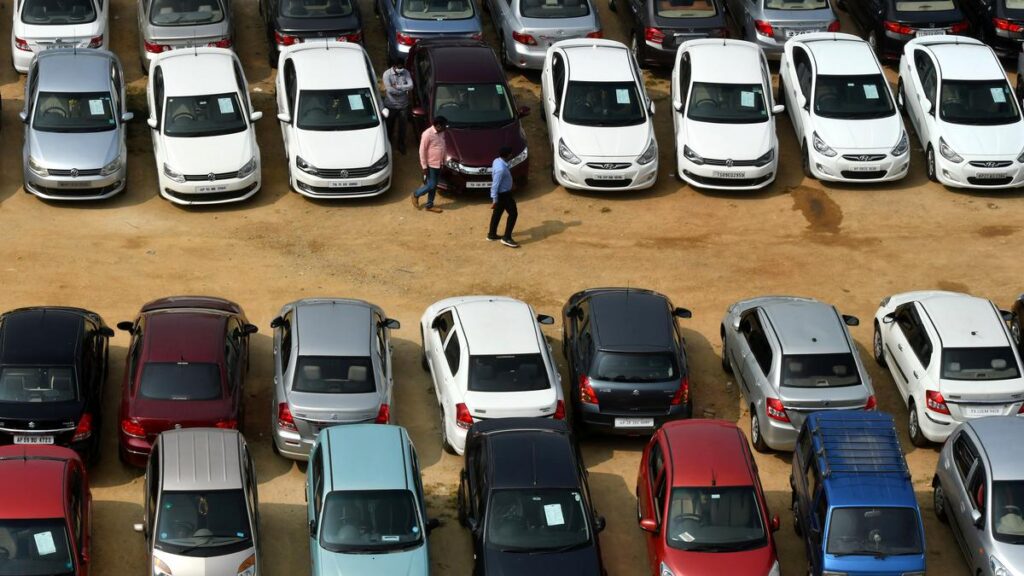 Automobile retail sales in India fell 8% in October, according to industry figures.