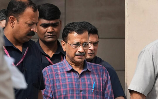 Kejriwal arrest: SC grants no relief for Delhi CM, issues notice to ED