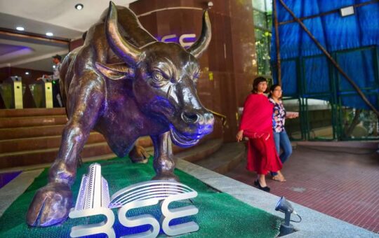 Sensex, Nifty trade firm on global rally, fresh foreign fund inflows