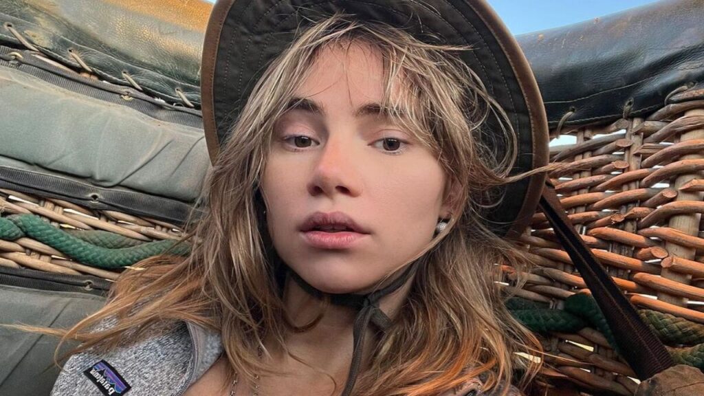 Suki Waterhouse Remembers Her "Disorienting" Breakup With Bradley Cooper: "That's Very Isolating"