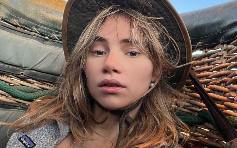 Suki Waterhouse Remembers Her "Disorienting" Breakup With Bradley Cooper: "That's Very Isolating"